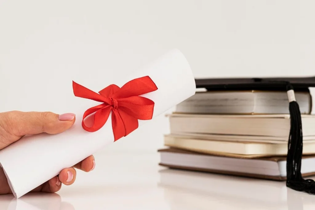 É permitido comprar diploma universitário