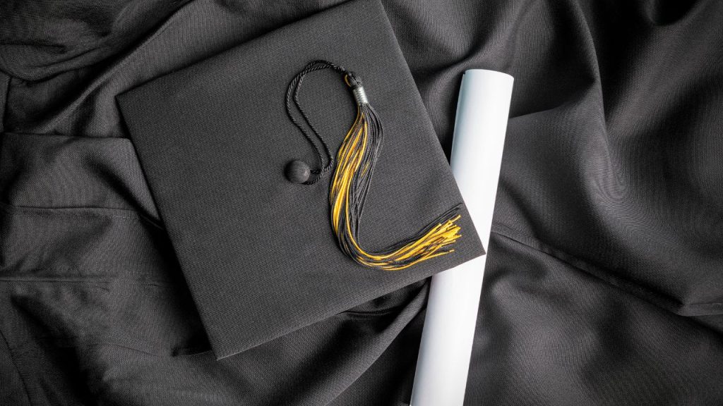 Diploma online: como conquistar o seu de forma legal e reconhecida pelo MEC 2 Diploma online