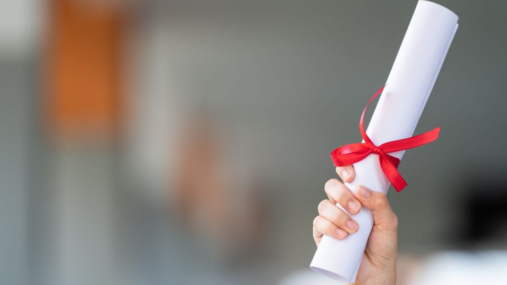 Diploma online: como conquistar o seu de forma legal e reconhecida pelo MEC 1 Diploma online