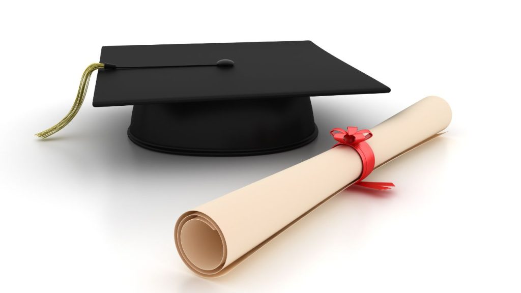 Comprar o diploma do Ensino Médio: é legal? Veja o que realmente funciona 1 comprar o diploma do ensino médio