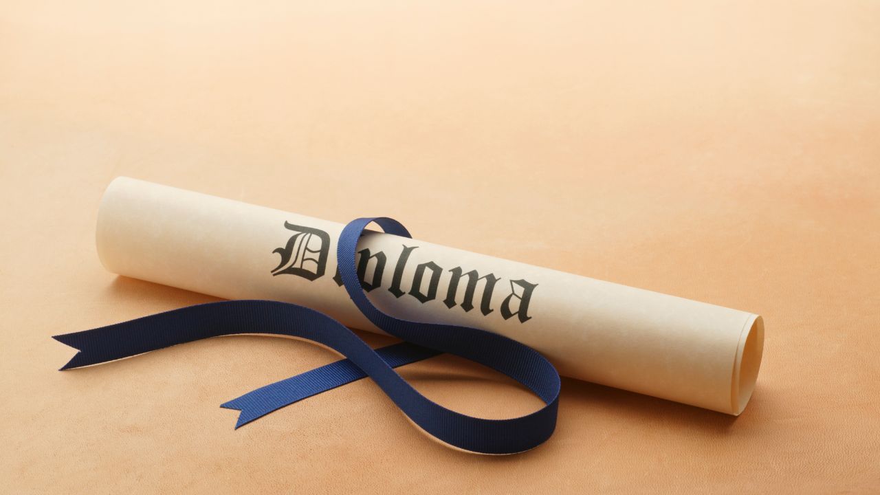 A verdade sobre diploma compra: entenda os benefícios