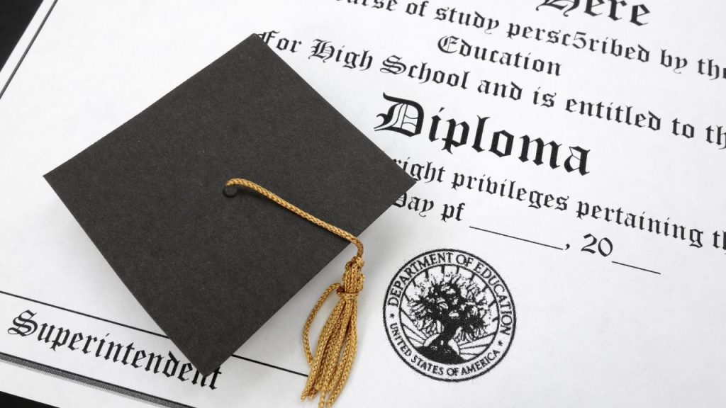 Diploma onde comprar com segurança? Saiba o que evitar em 2025 2 diploma onde comprar